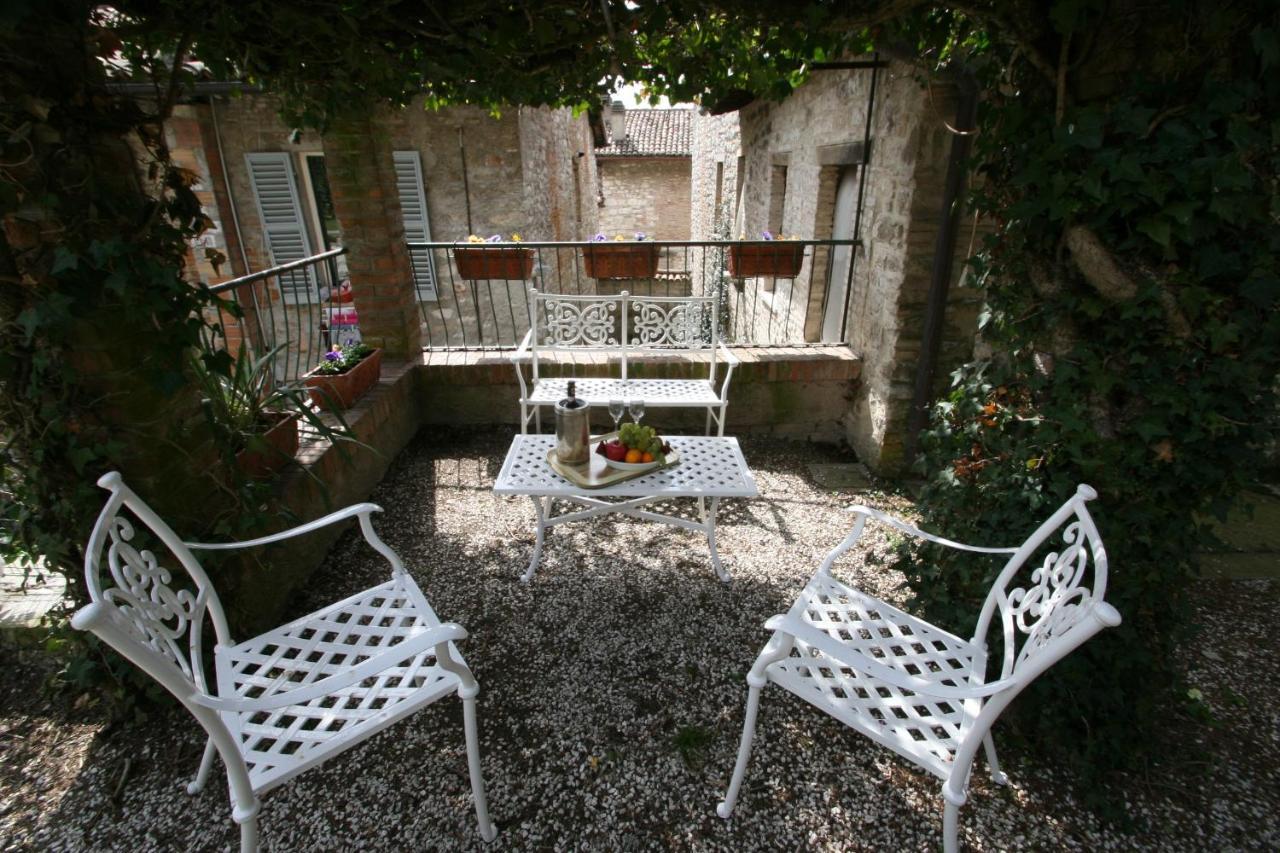 Apartmán Vescovado 7 Gubbio Exteriér fotografie