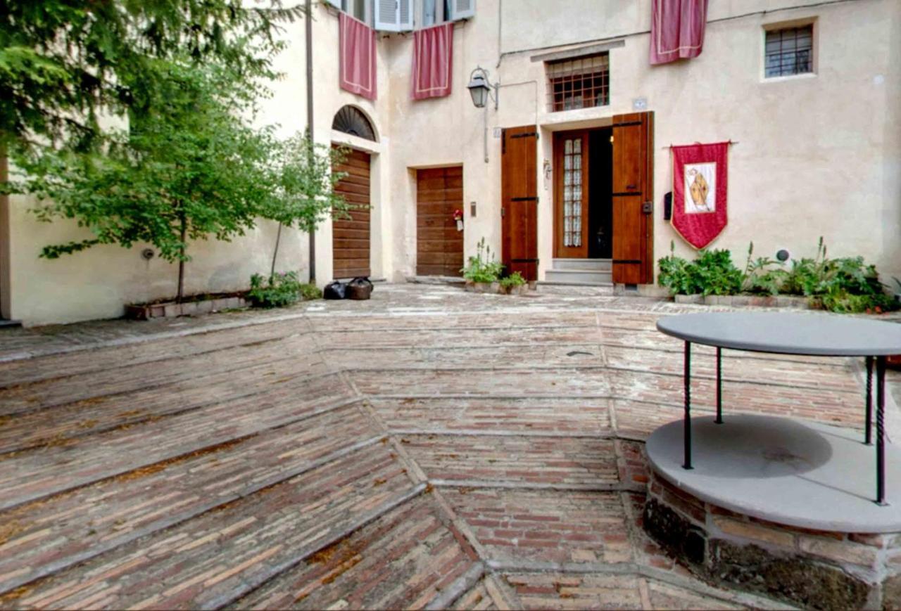 Apartmán Vescovado 7 Gubbio Exteriér fotografie
